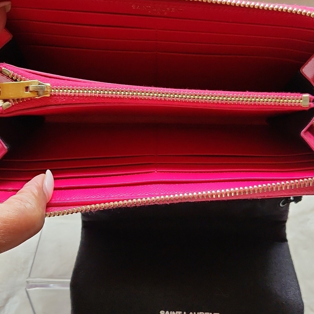 Saint Laurent Pink Quilted Leather Zip Wallet with Gold YSL Logo - Picture 4 of 6